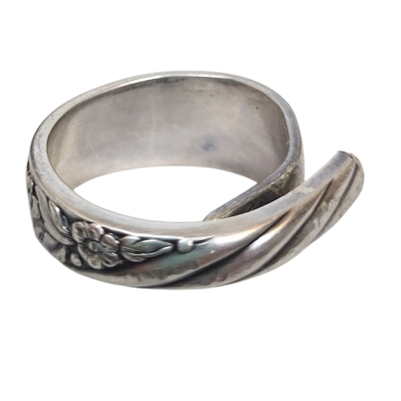 M.A.Rogers Oneida Floral Silver Ring - Picture 2 of 9